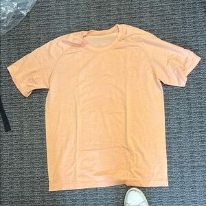 Men’s Lululemon T shirt
